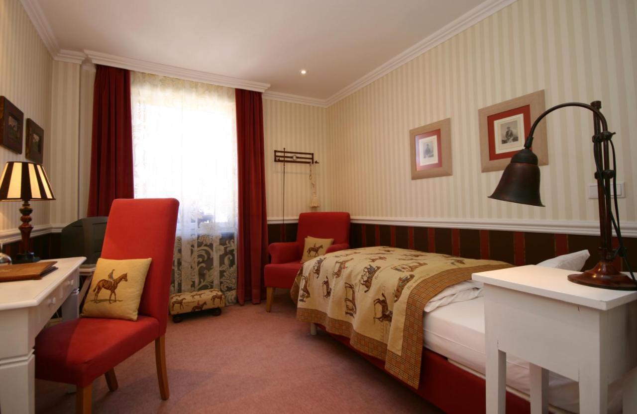 Landhotel Kern Bad Zwesten Bagian luar foto